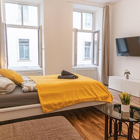 Peaceful 1BR Apt. near Metro Station Längenfeldg. Lägenhet Wien Exteriör bild