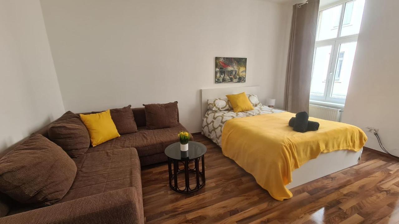 Peaceful 1BR Apt. near Metro Station Längenfeldg. Lägenhet Wien Exteriör bild
