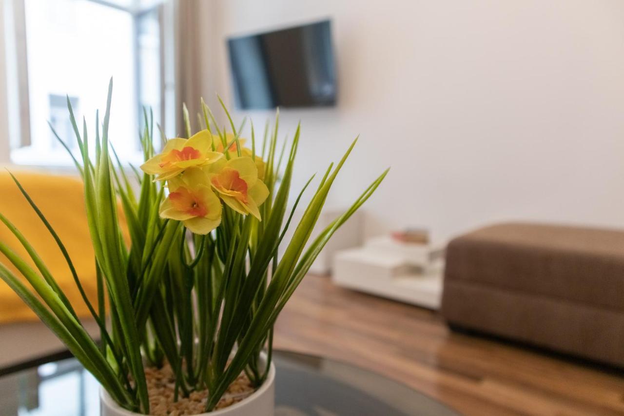 Peaceful 1BR Apt. near Metro Station Längenfeldg. Lägenhet Wien Exteriör bild
